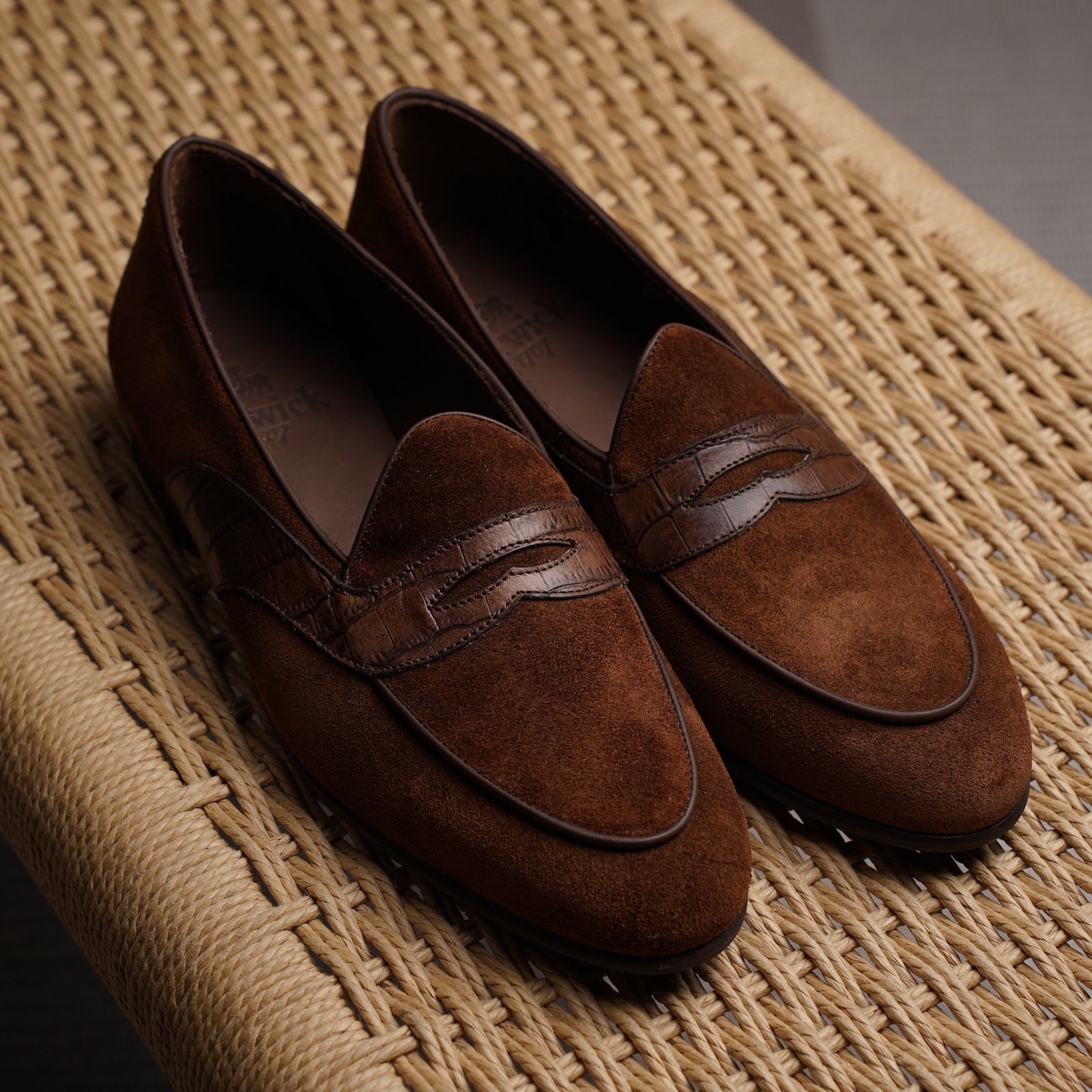 Trendora™ - Polo suede w/ faux croc strap loafers