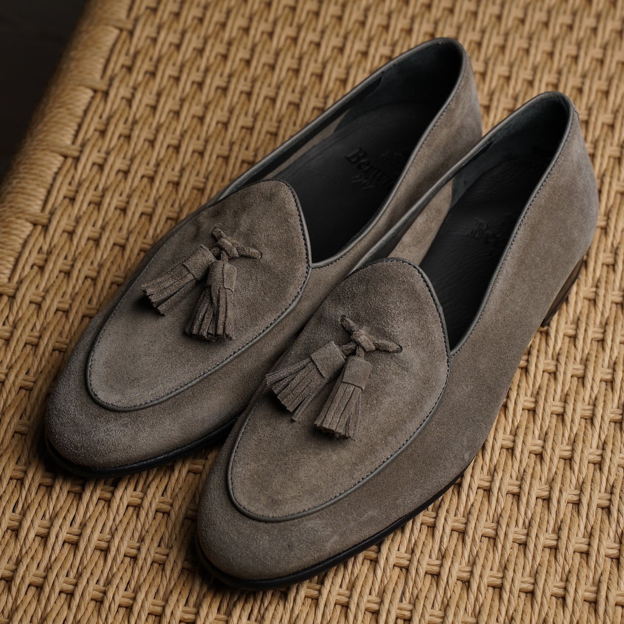 Trendora™ - Taupe grey suede loafers