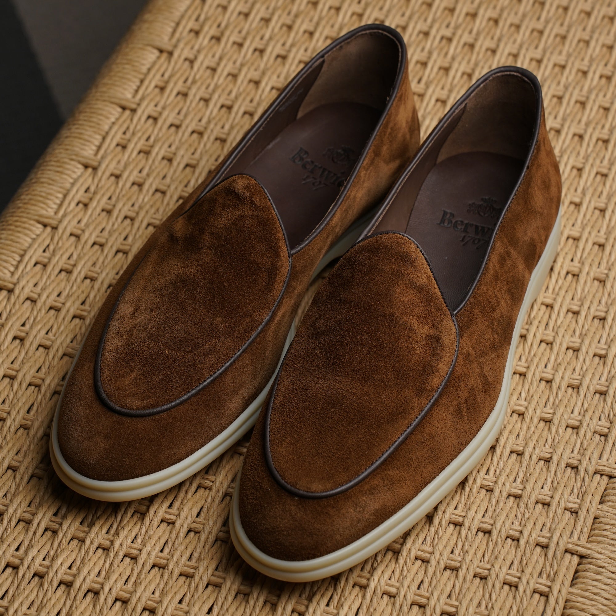 Trendora™ - Snuff brown suede