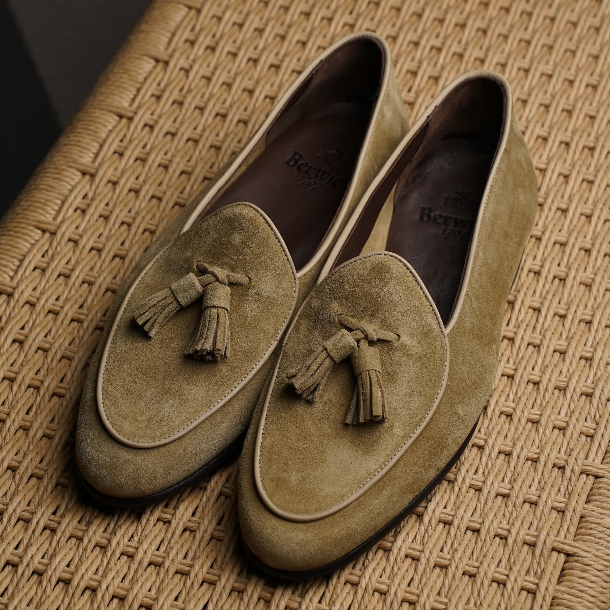 Trendora™ - Maple suede loafers