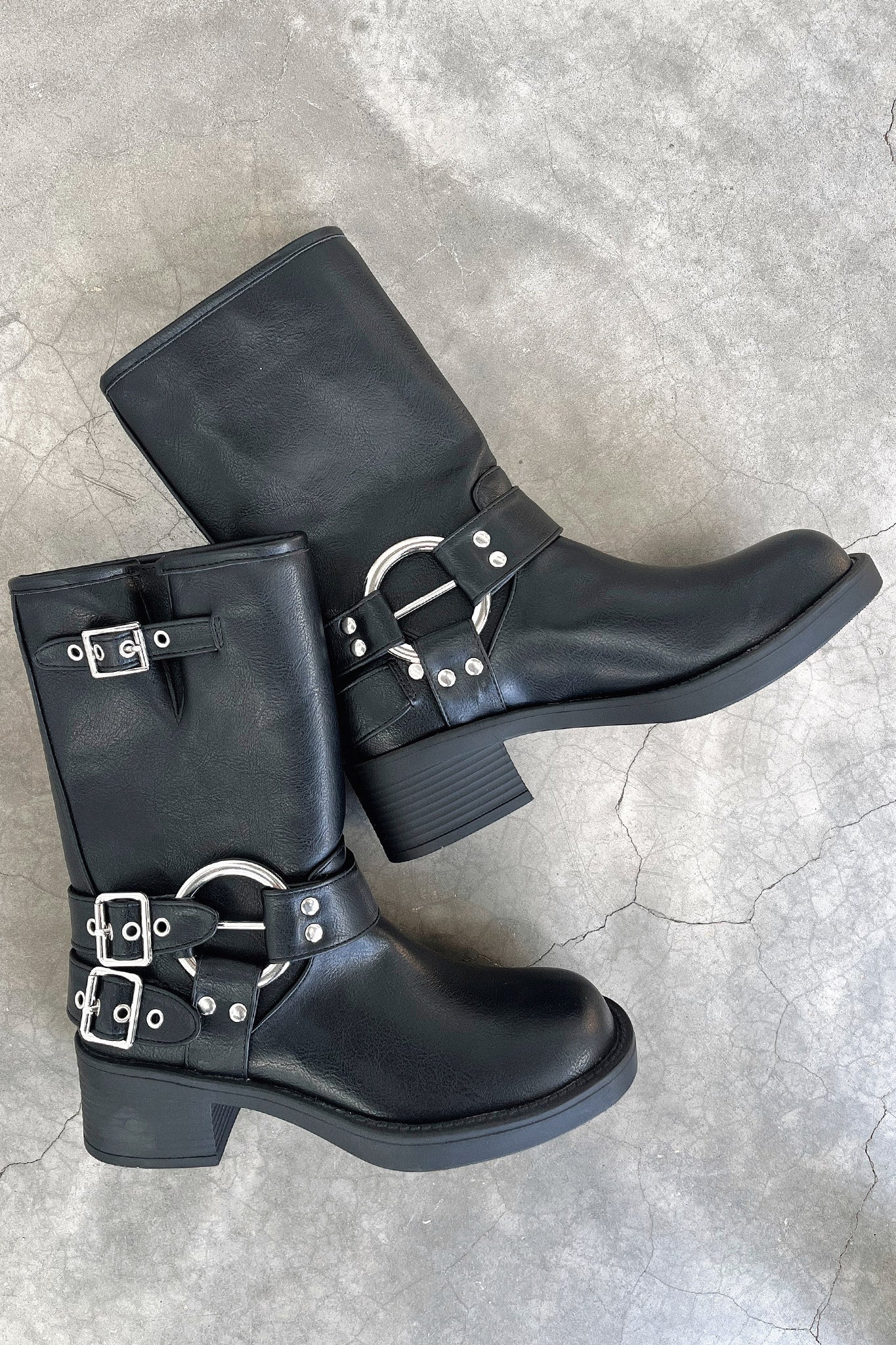 Trendora™ - Black short boots