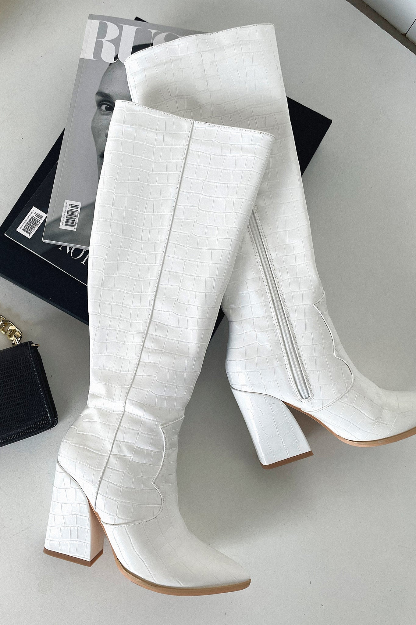 Trendora™ - White high croc boots