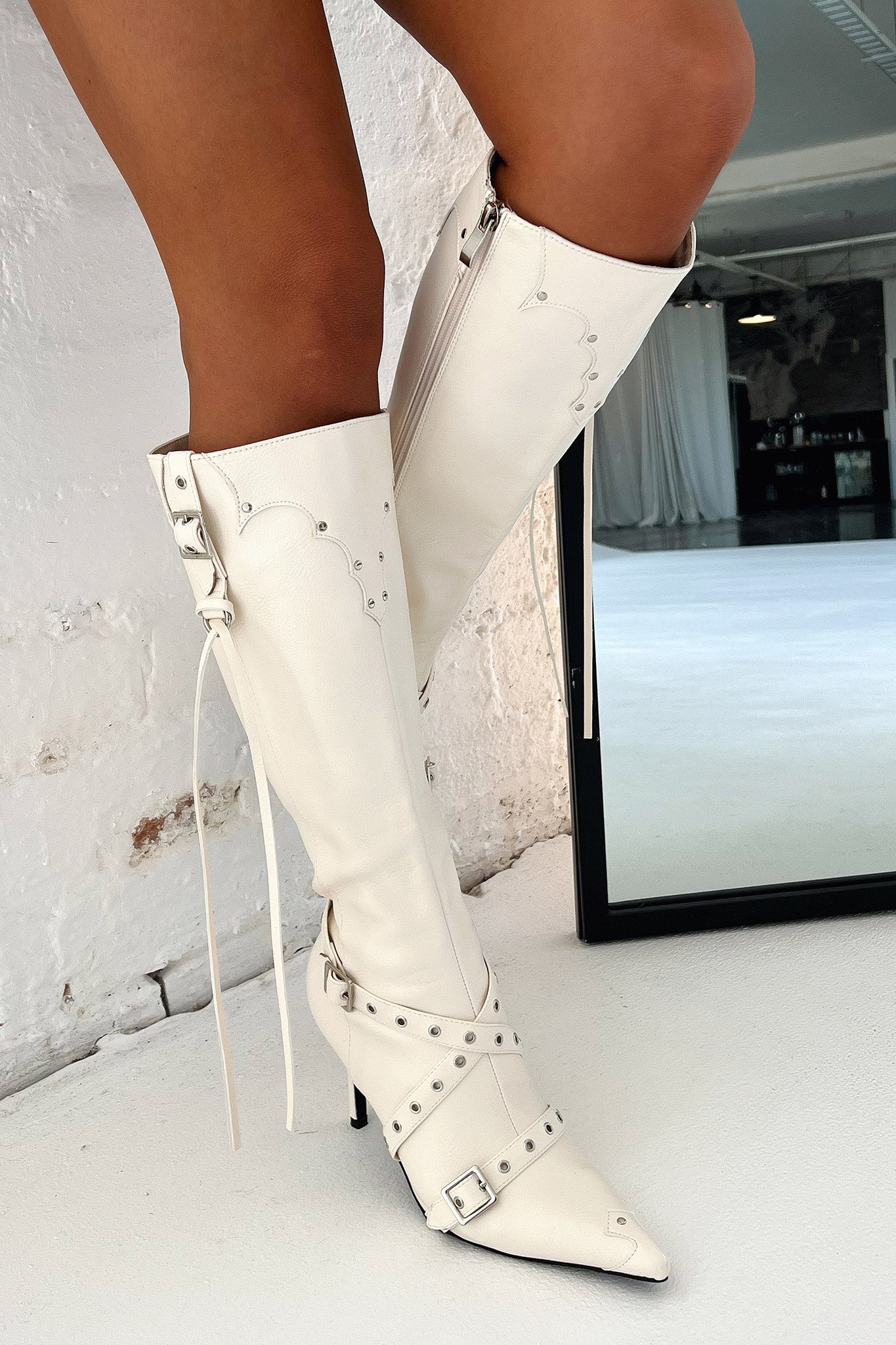 Trendora™ - Cream high boots