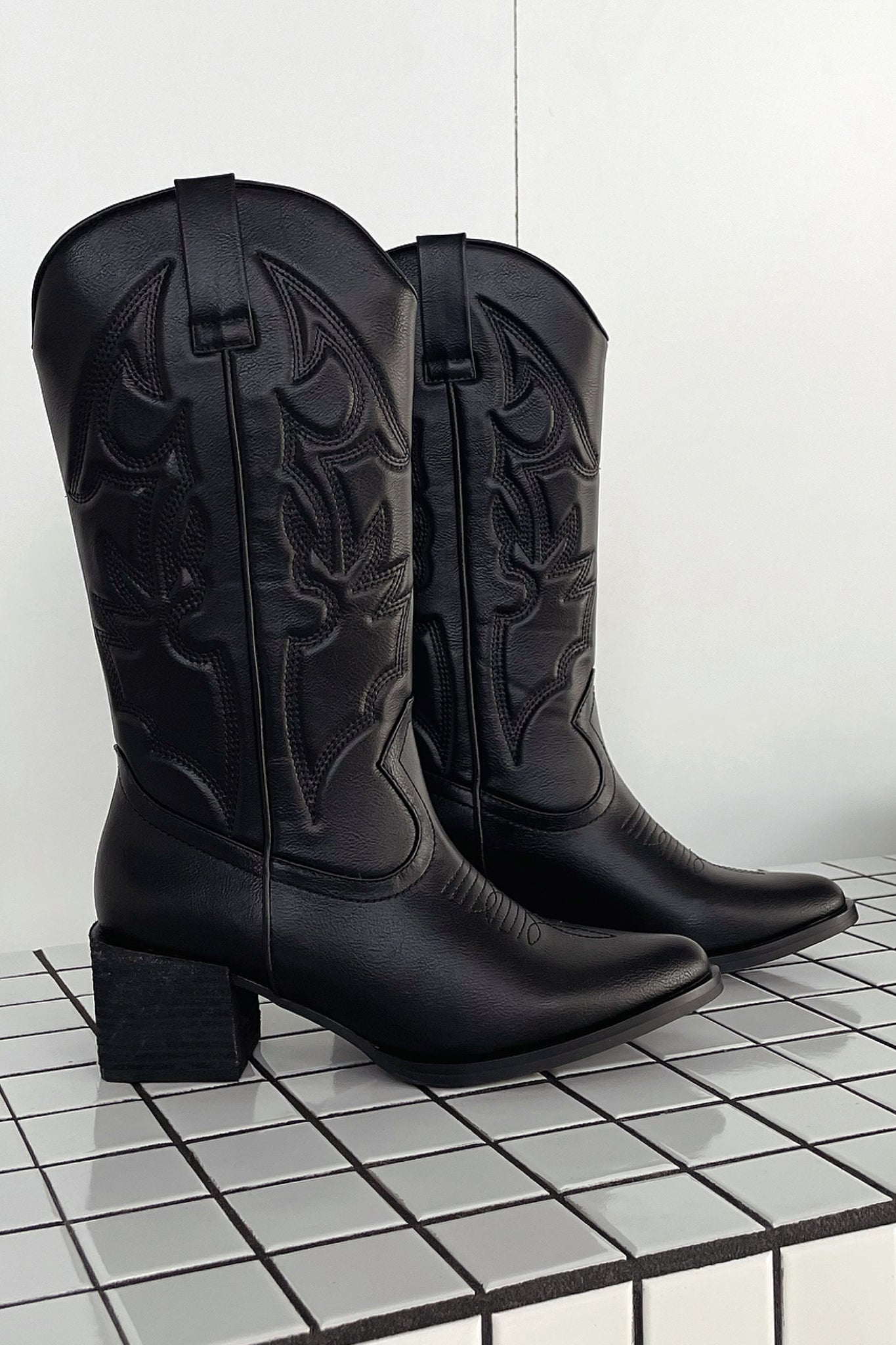 Trendora™ - Black cowboy boots